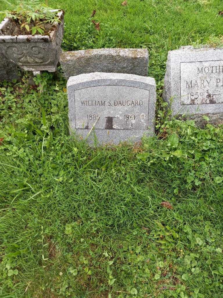 William S. Daugard's grave. Photo 2