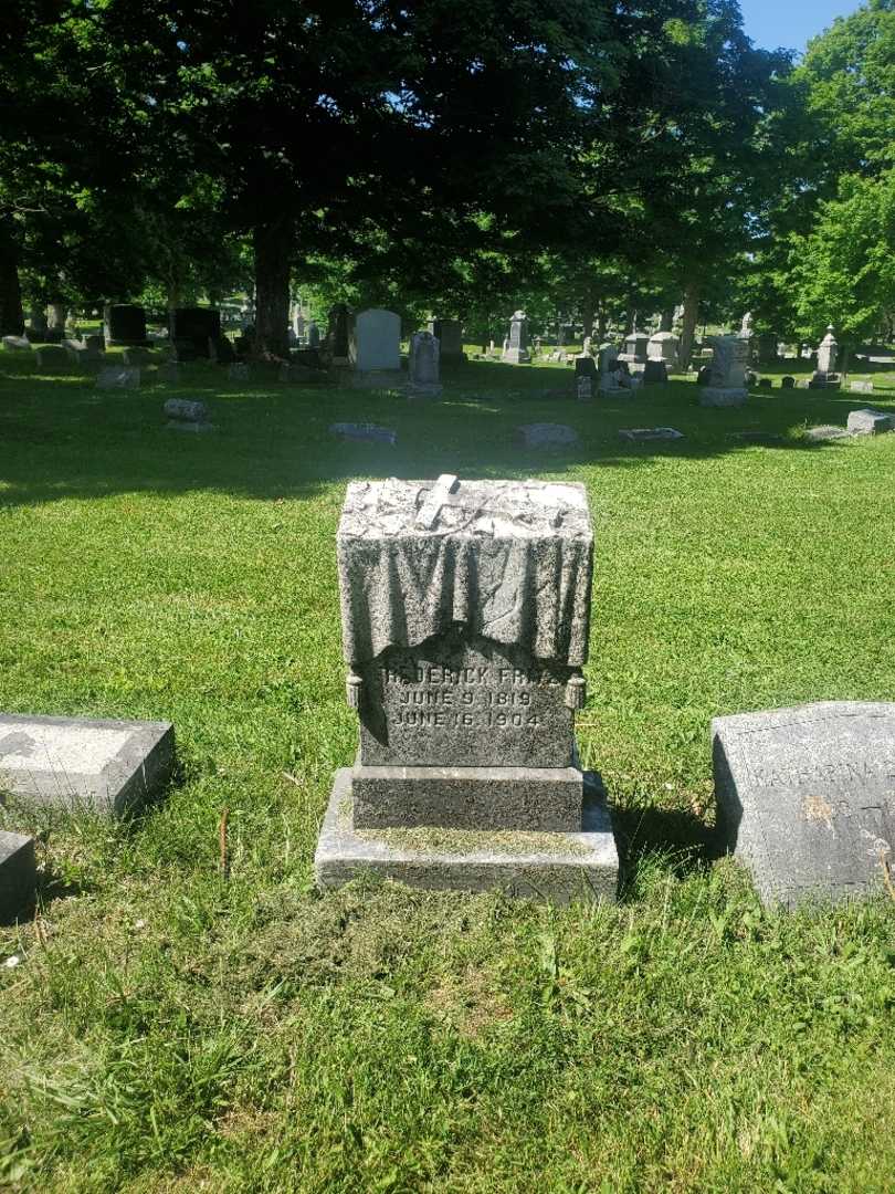 Mary H. Fritz's grave. Photo 3