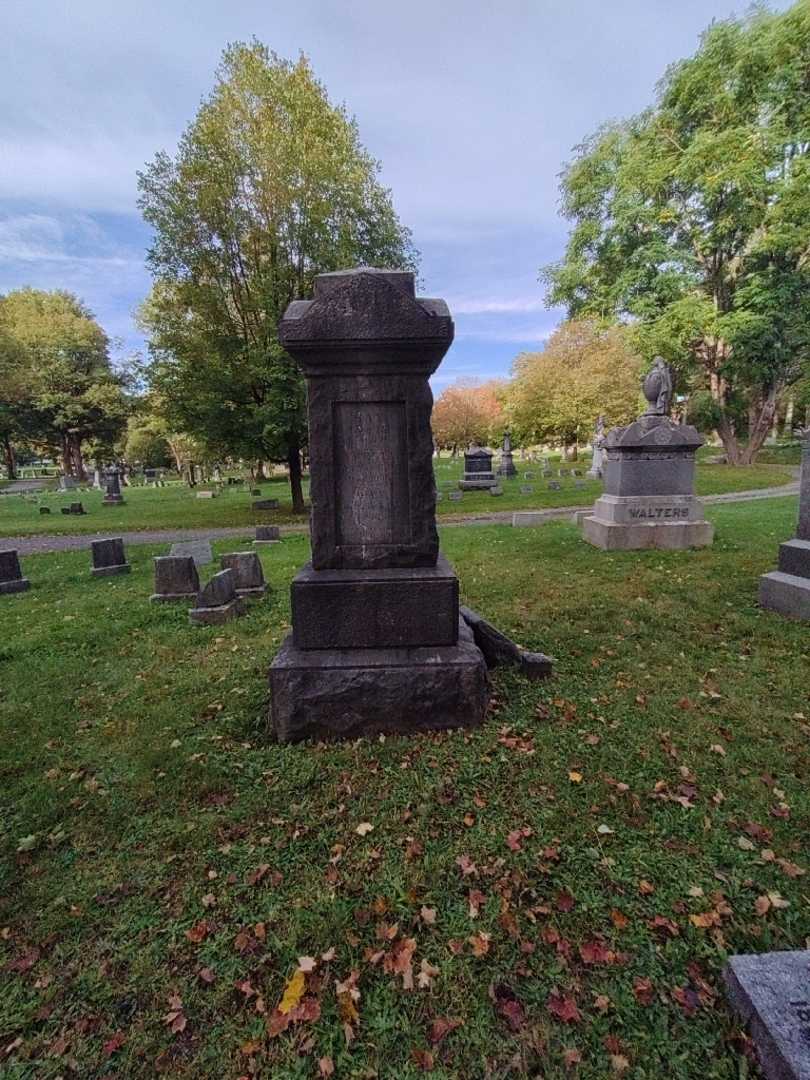 Max Woese's grave. Photo 1