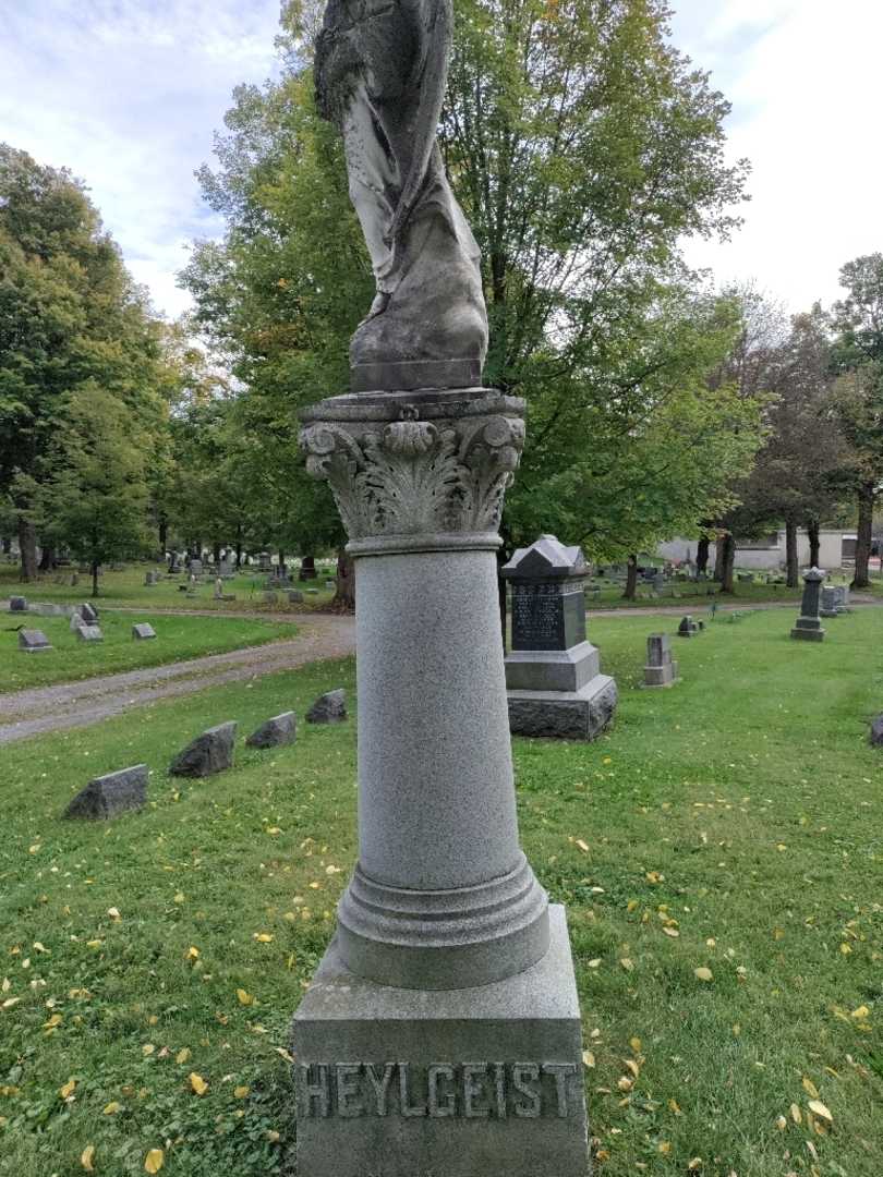 Catherine Heylgeist's grave. Photo 4