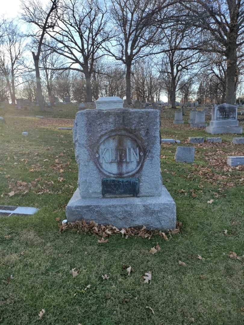 Morris M. Marks Klein's grave. Photo 2