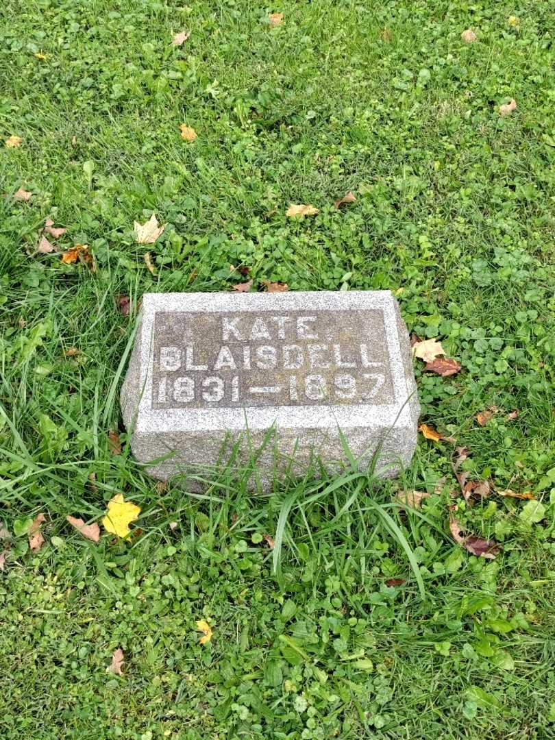 Kate Blaisdell's grave. Photo 2