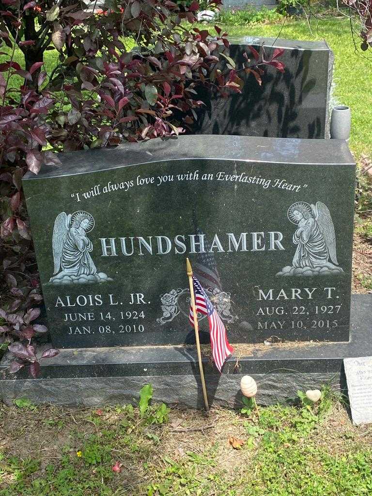 Alois L. Hundshamer Junior's grave. Photo 3