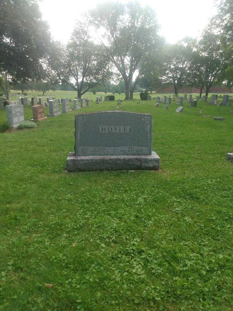 Margaretha Neubrech Kotz's grave. Photo 1