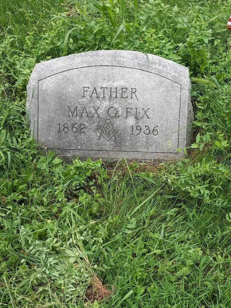 Max G. Fix's grave. Photo 3