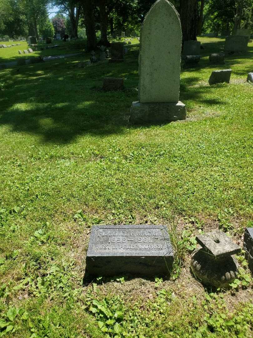 Florence F. Mackin's grave. Photo 1