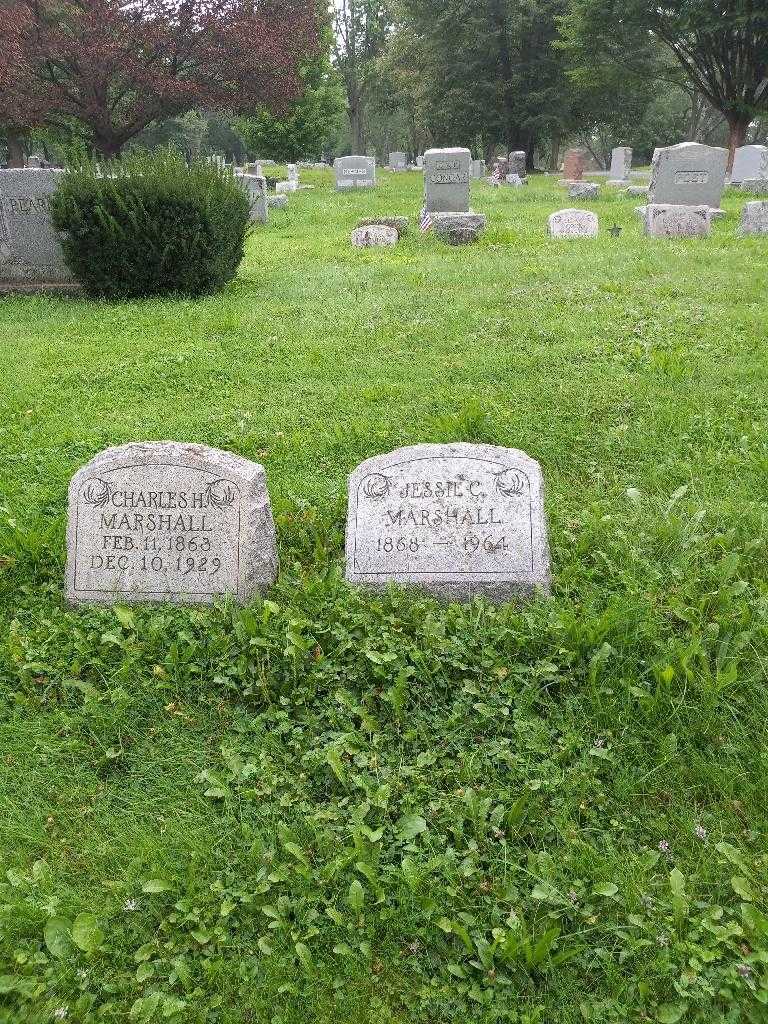 Jessie C. Marshall's grave. Photo 3