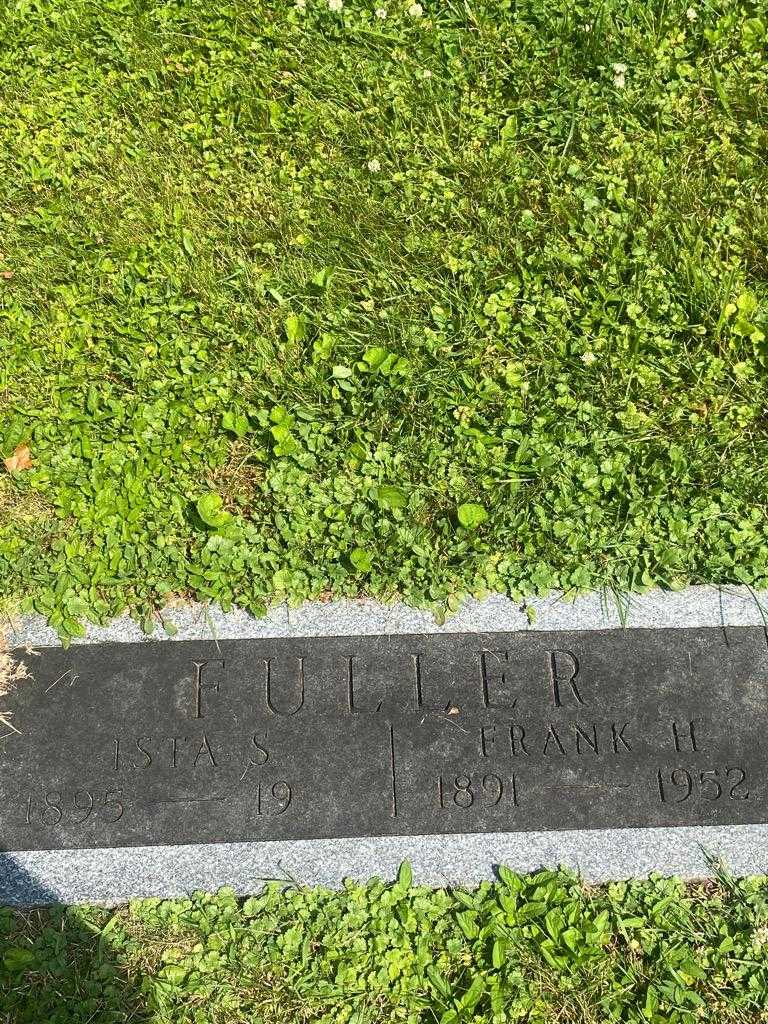 Frank H. Fuller's grave. Photo 3