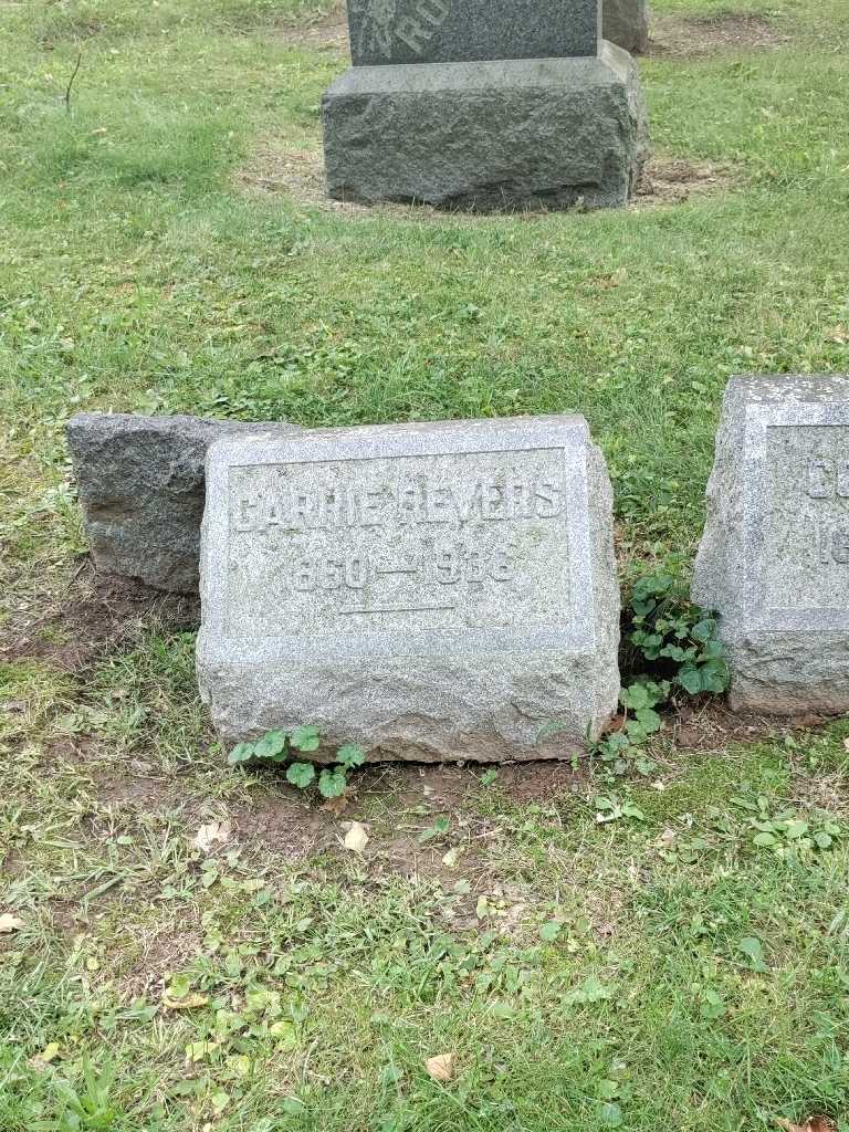 Carrie Revers's grave. Photo 2