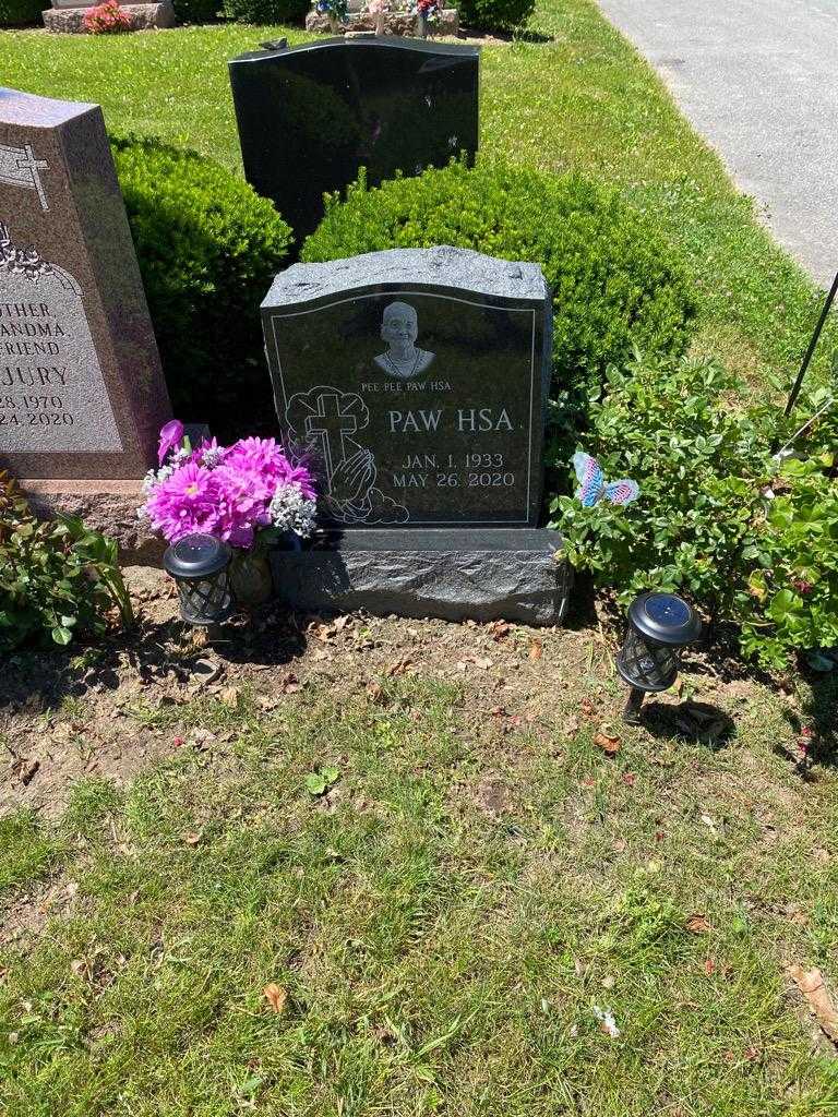 Paw Hsa's grave. Photo 2