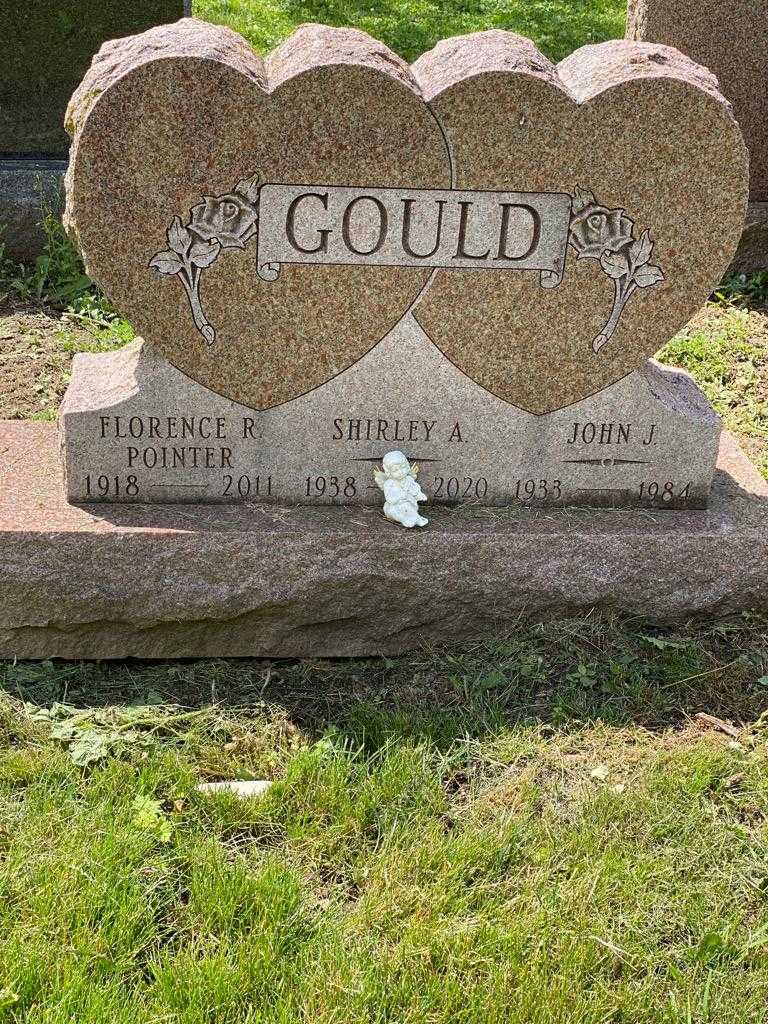 Florence R. Gould Pointer's grave. Photo 3