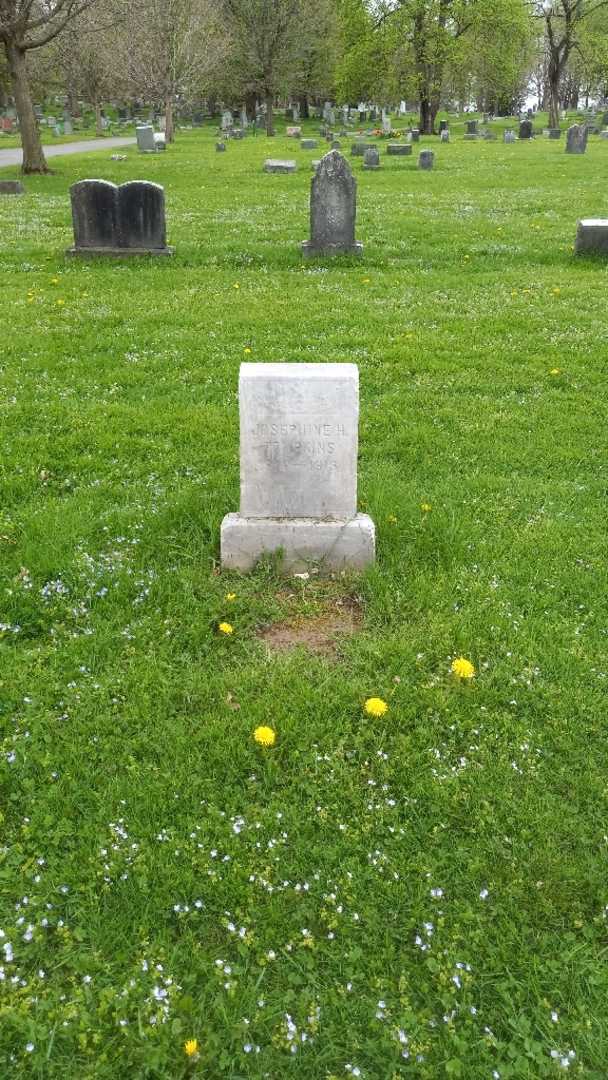 Josephine H. Tompkins's grave. Photo 2
