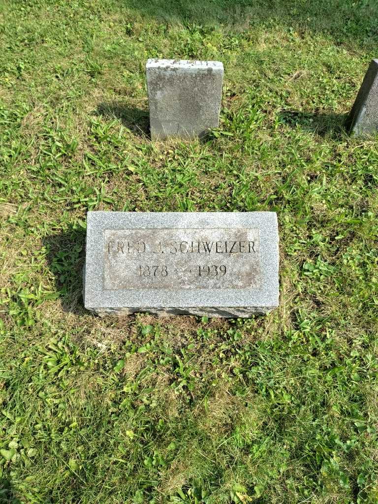 Fred J. Schweizer's grave. Photo 2