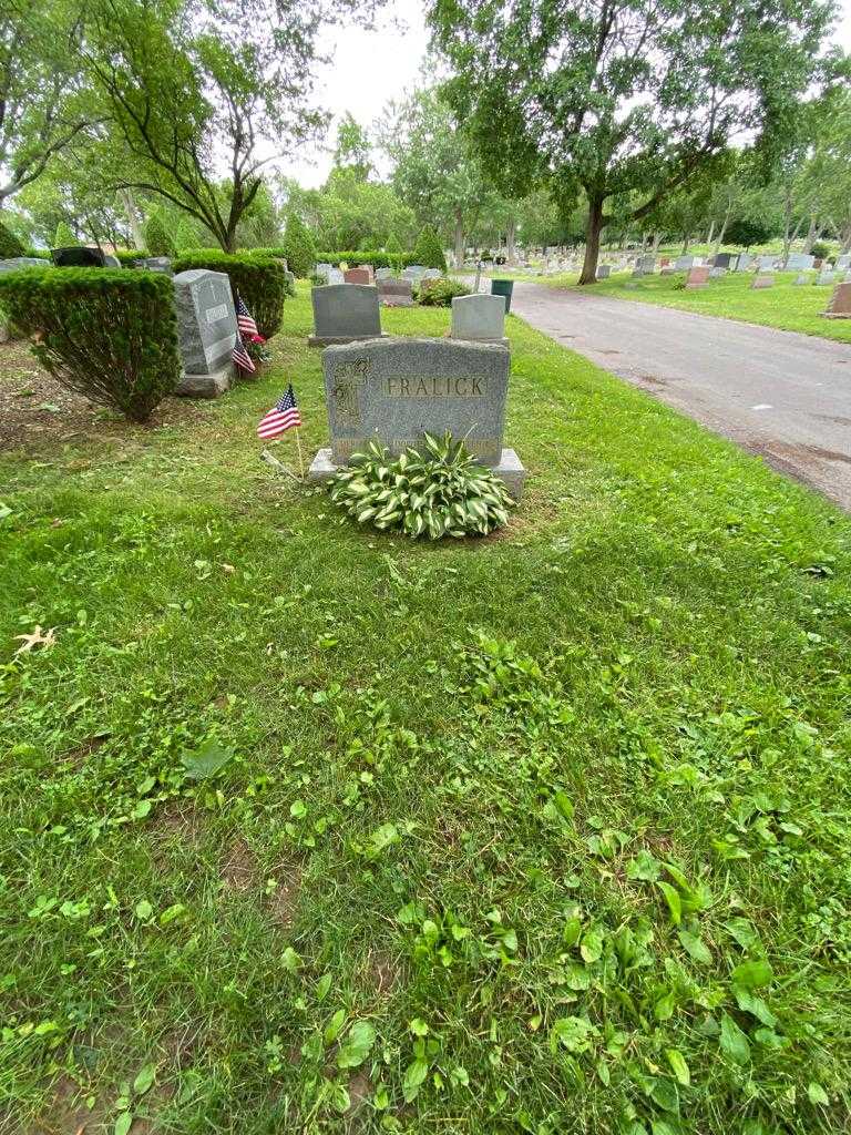 Allen E. Fralick's grave. Photo 1