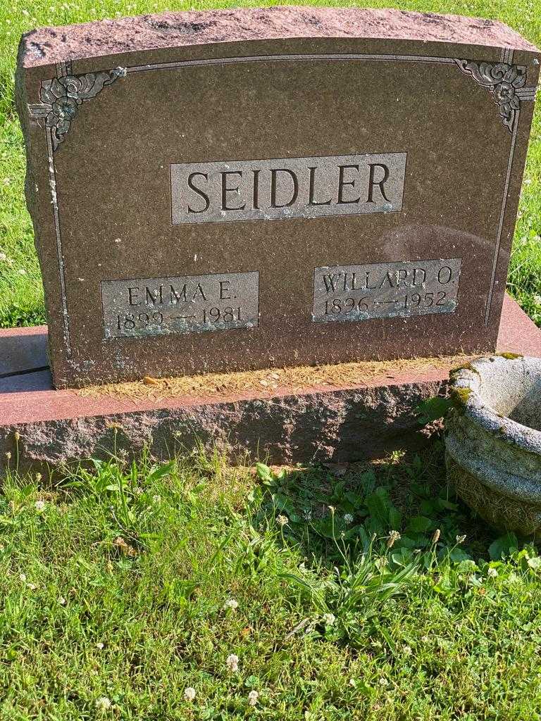 Willard O. Seidler's grave. Photo 3