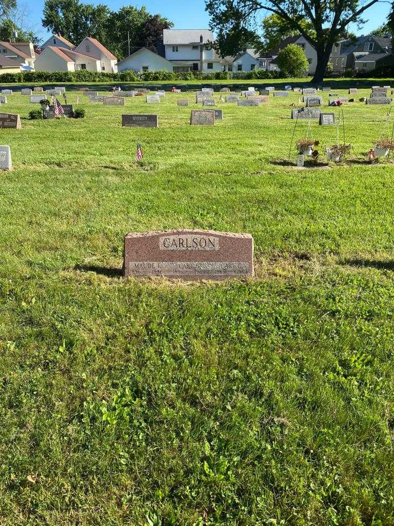 Maude Case Carlson's grave. Photo 2