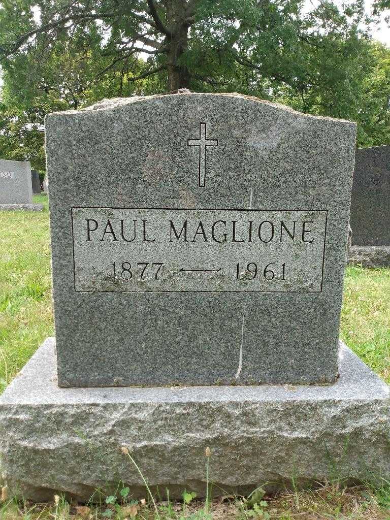 Paul Maglione Senior's grave. Photo 3