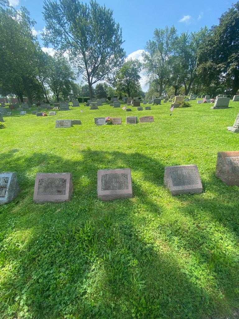 Fred C. Jennings's grave. Photo 1