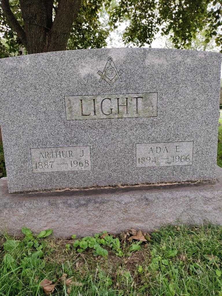 Arthur J. Light's grave. Photo 2