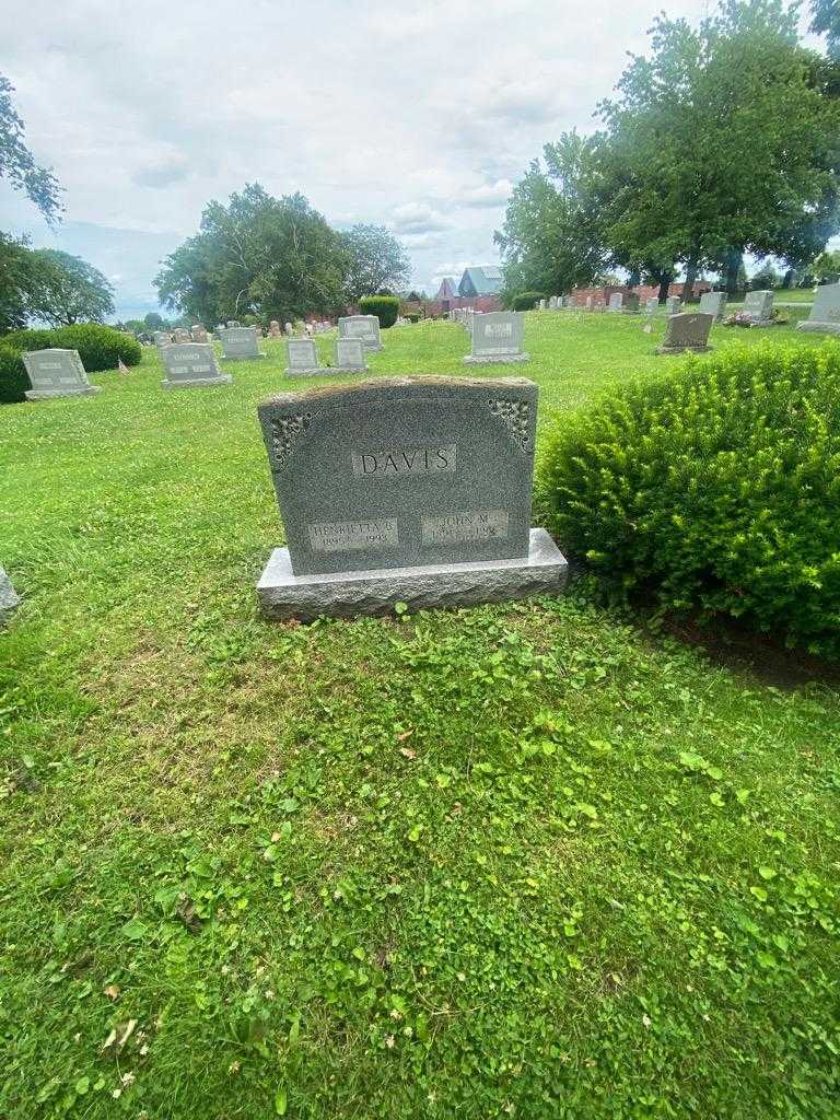 John M. Davis's grave. Photo 1