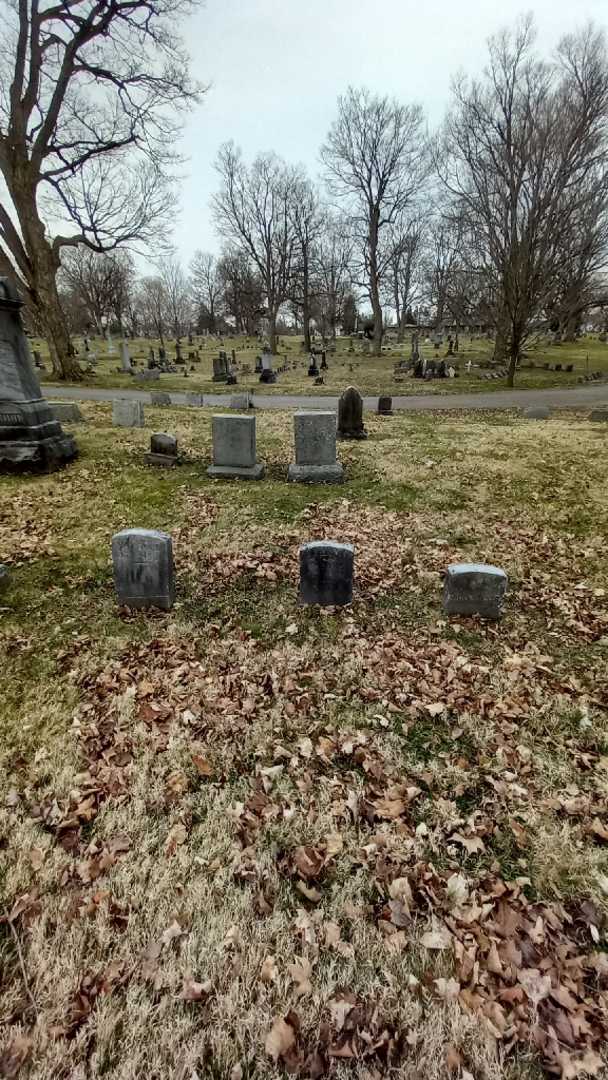 Peter Yaeckel Junior's grave. Photo 1