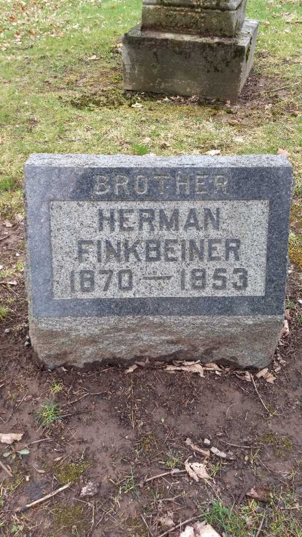 Herman Finkbeiner's grave. Photo 4