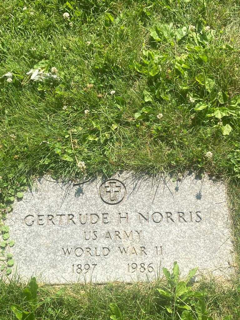 Gertrude H. Norris's grave. Photo 3