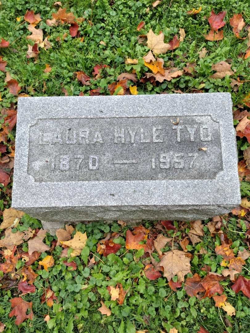 Laura Hyle Tyo's grave. Photo 3