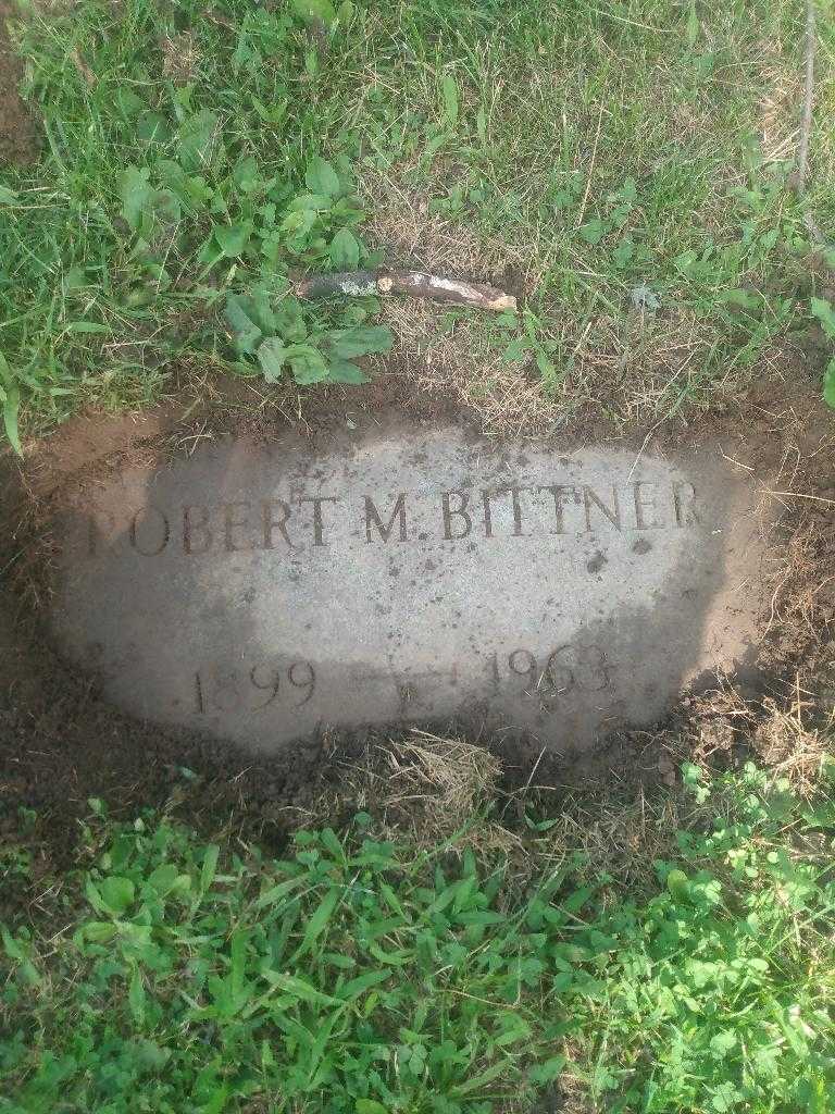 Robert M. Bittner's grave. Photo 2