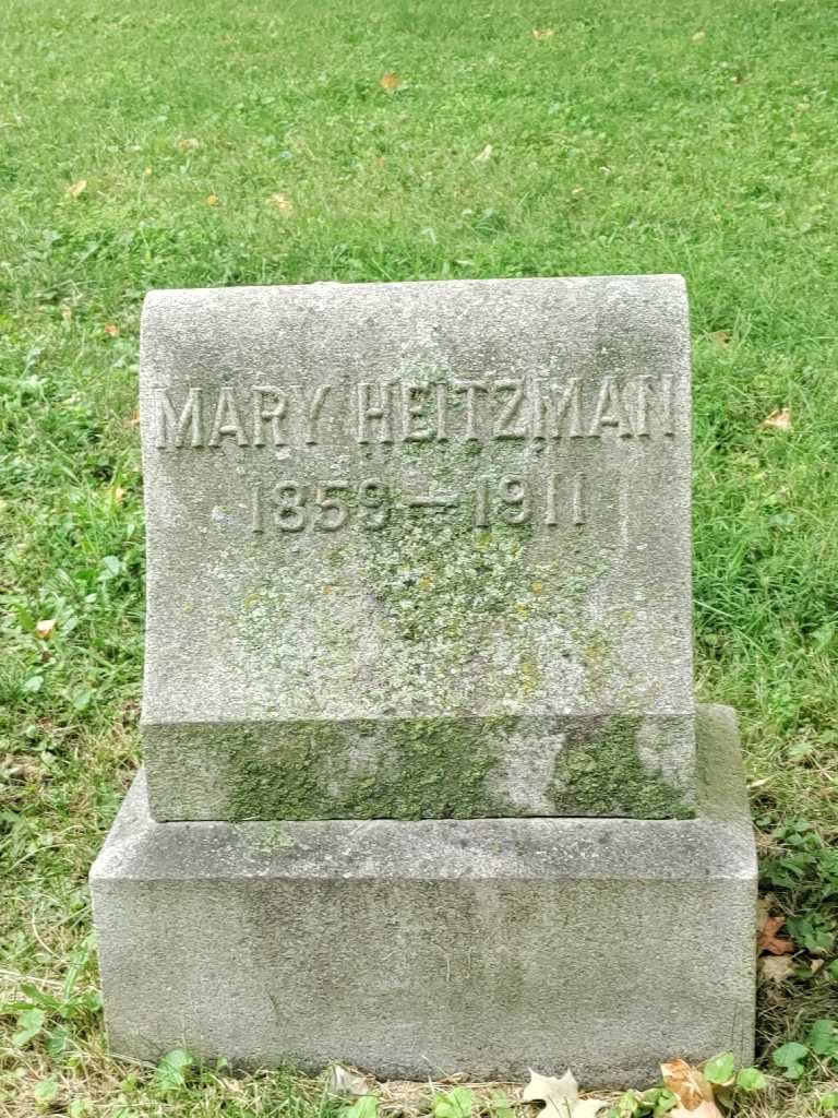 Mary Heitzman's grave. Photo 4
