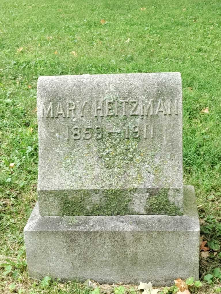 Mary Heitzman's grave. Photo 3