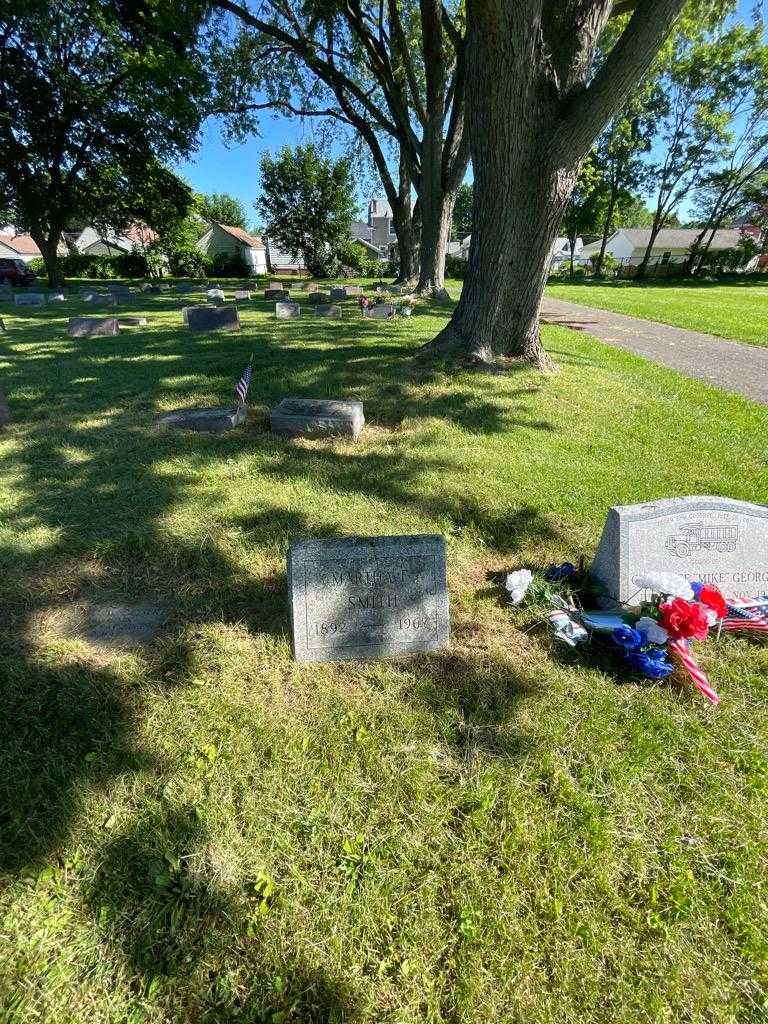 Martha E. Smith's grave. Photo 1