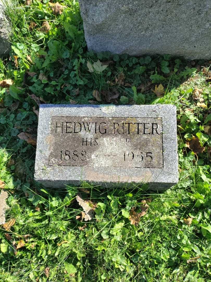 Hedwig Martha Yenney Ritter's grave. Photo 2