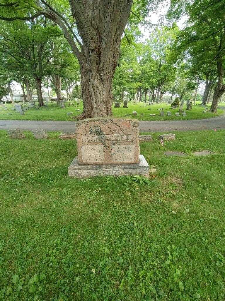 Harold M. Scheninger's grave. Photo 3