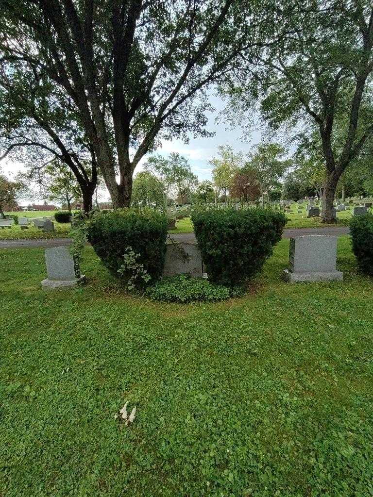 Cora W. Dohne's grave. Photo 1