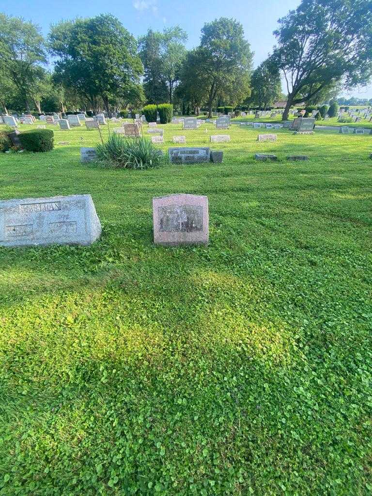 Marion B. Tucker's grave. Photo 1