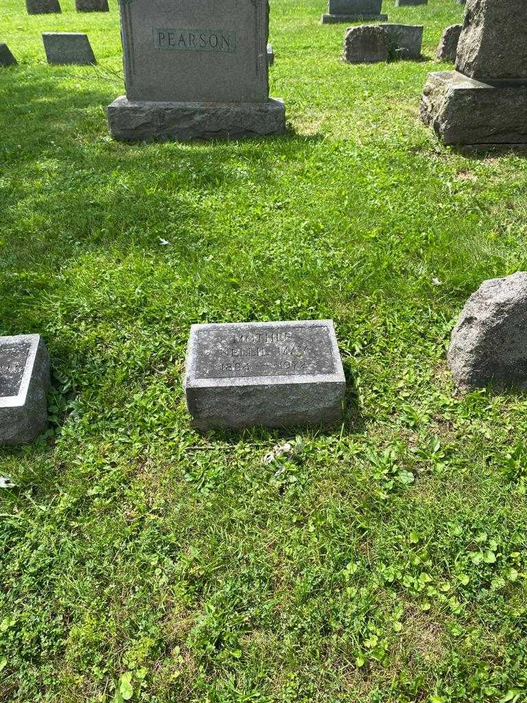 Nellie May Pearson's grave. Photo 2