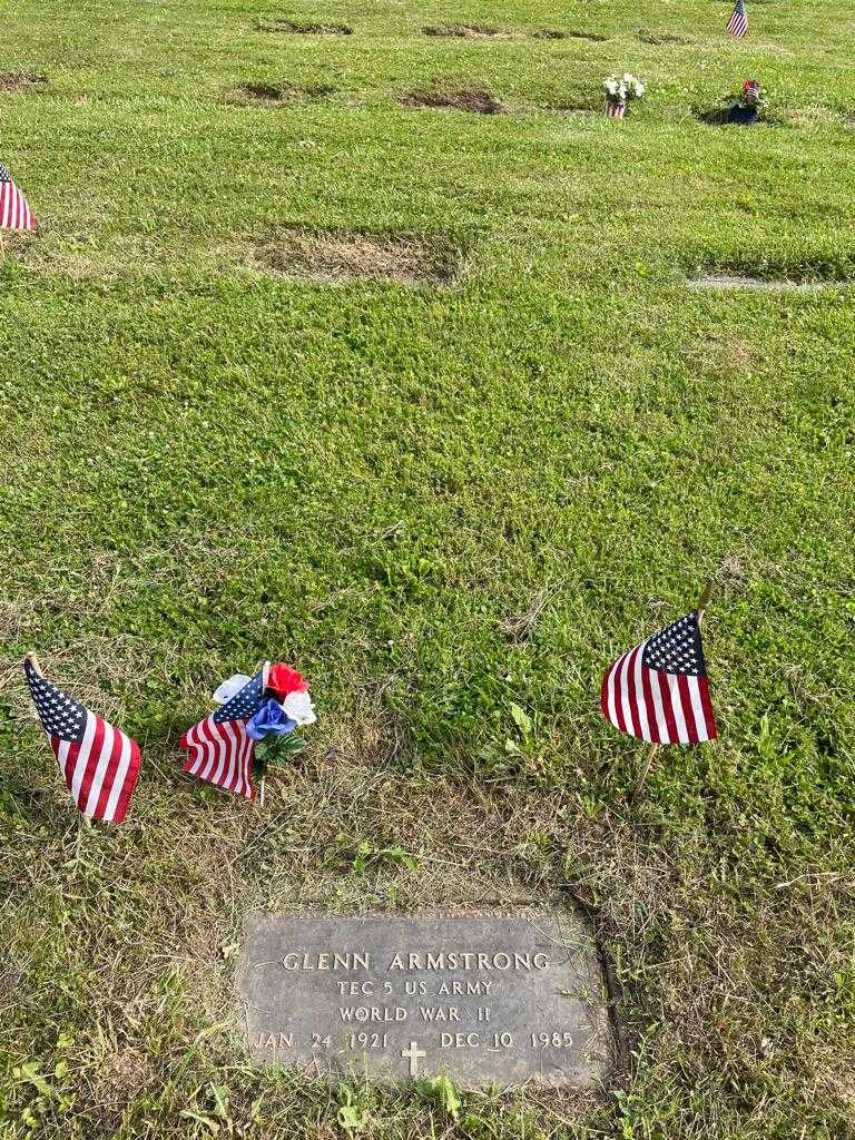 Glenn Armstrong's grave. Photo 2