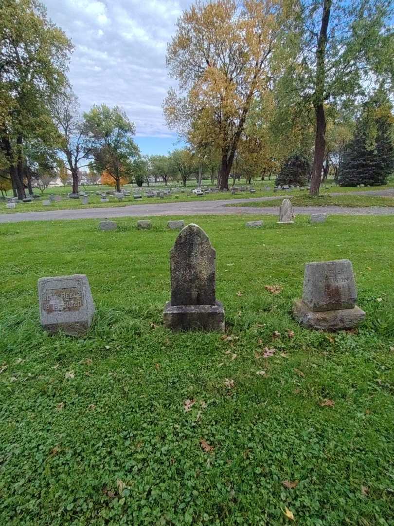 Christopher Borne's grave. Photo 1