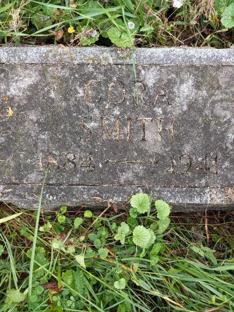 Cora Smith's grave. Photo 3