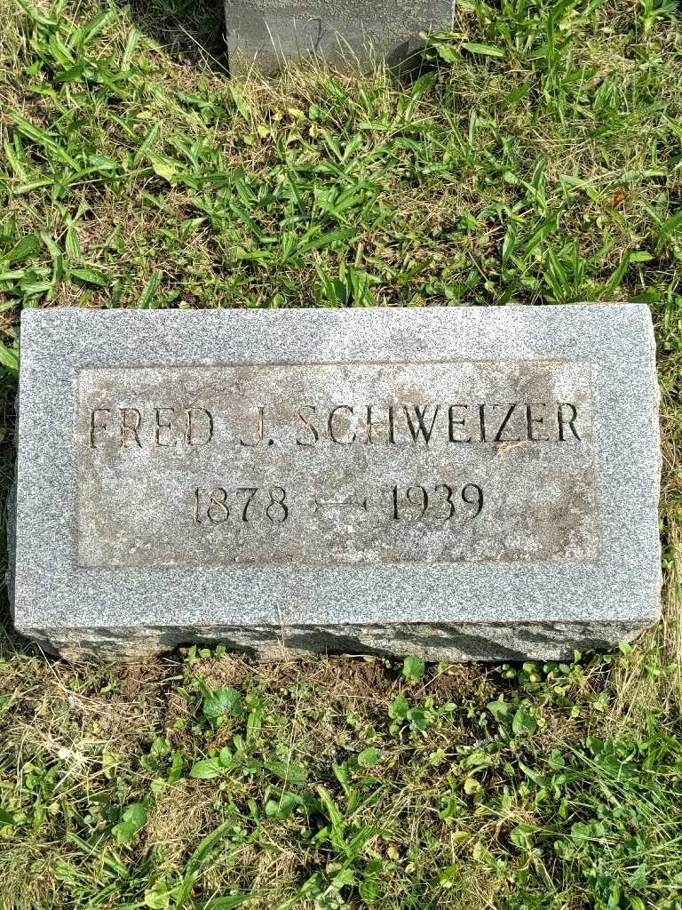 Fred J. Schweizer's grave. Photo 3