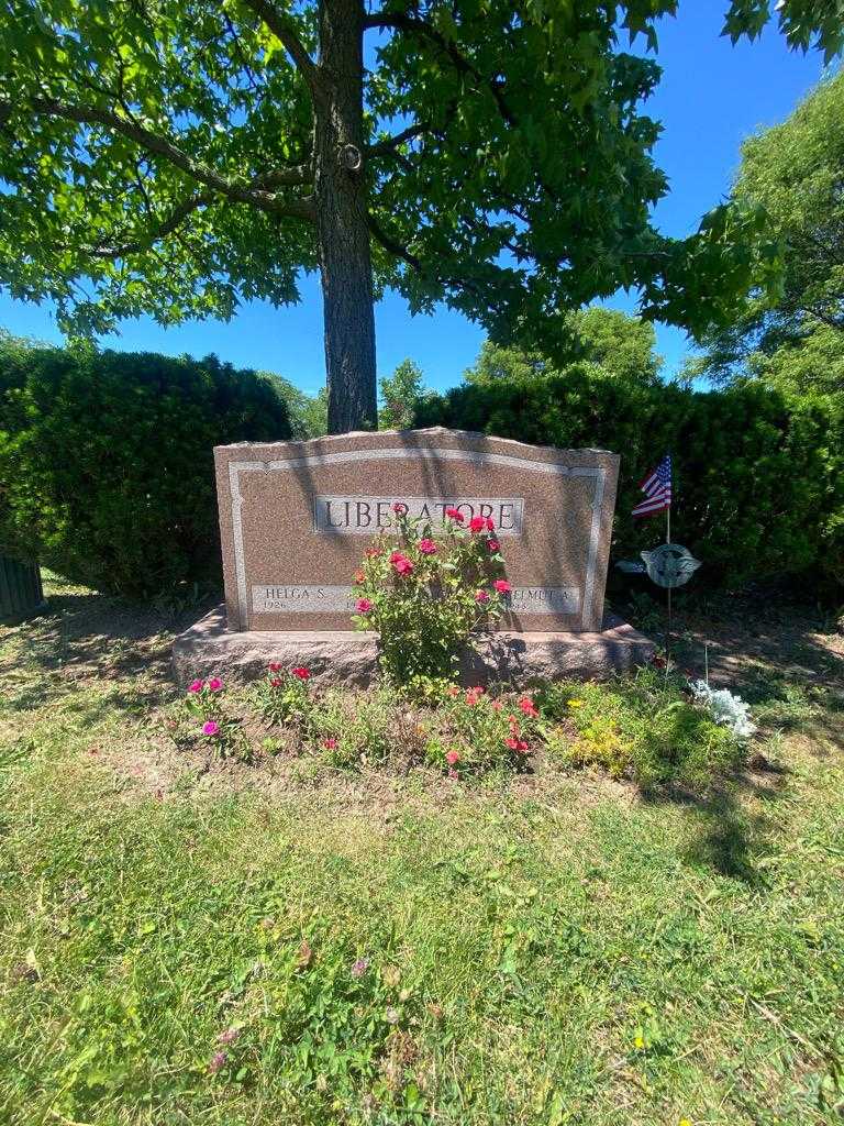 Carl A. Liberatore's grave. Photo 1