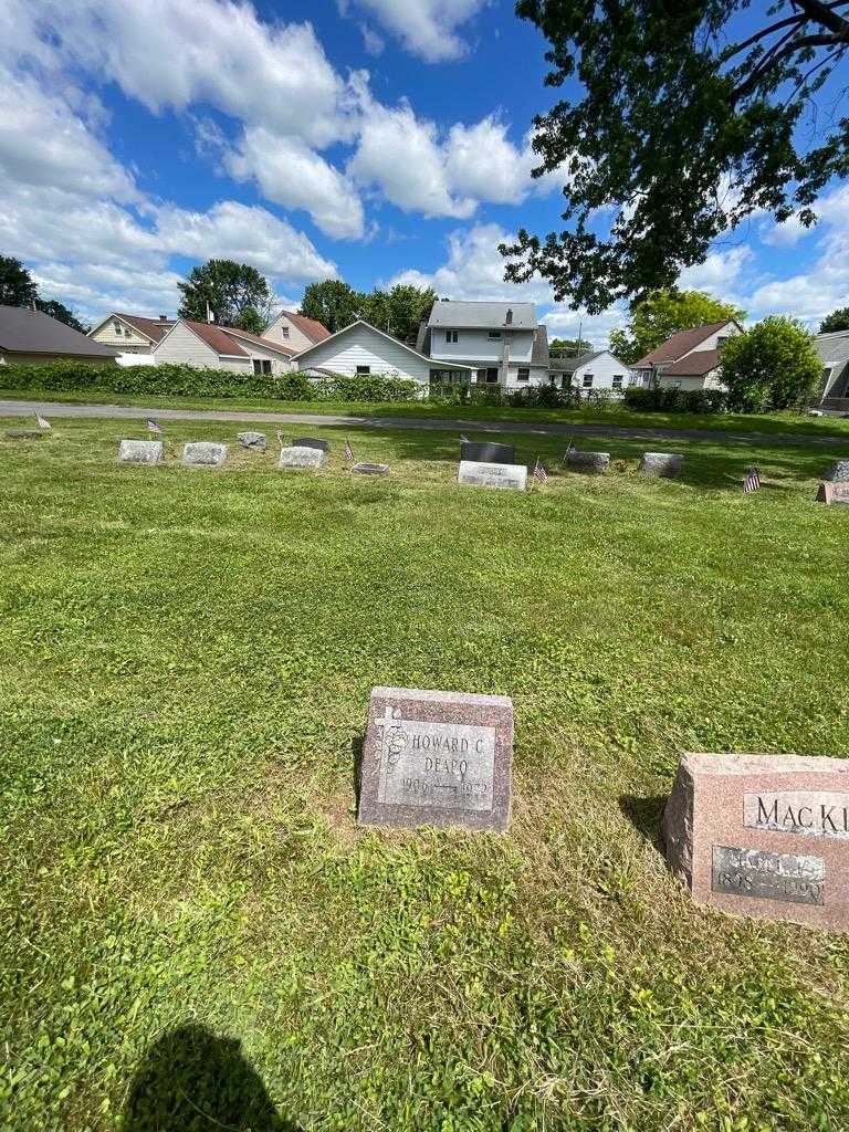 Howard C. Deapo's grave. Photo 1