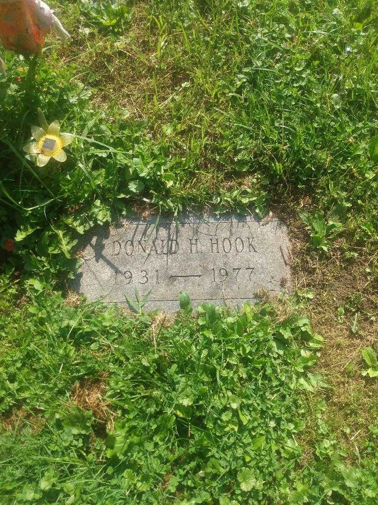 Donald H. Hook's grave. Photo 2