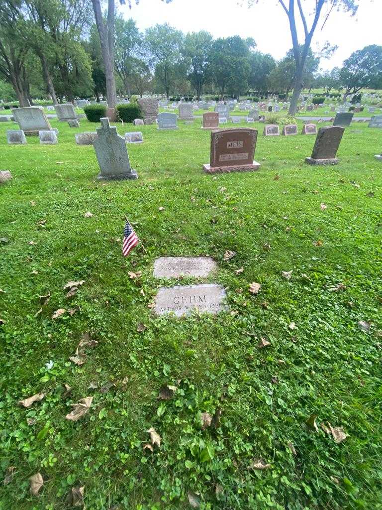 Arthur W. Gehm's grave. Photo 1