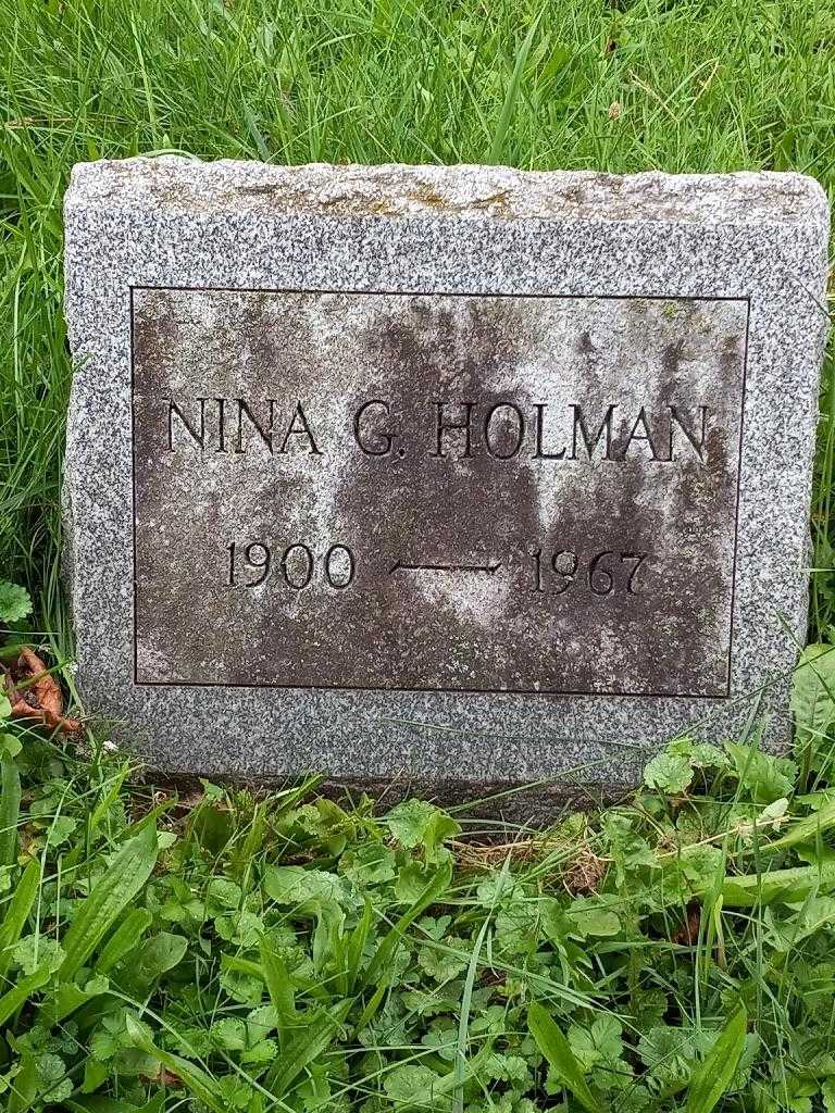 Nina G. Carson Holman's grave. Photo 3