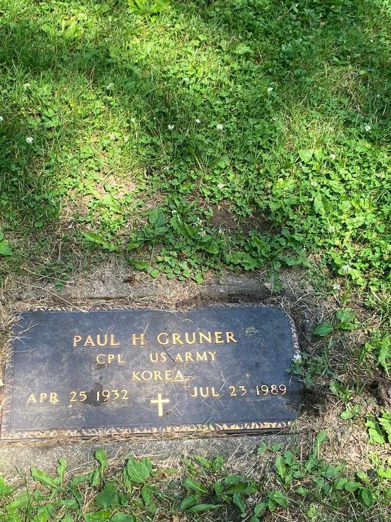 Paul H. Gruner's grave. Photo 3