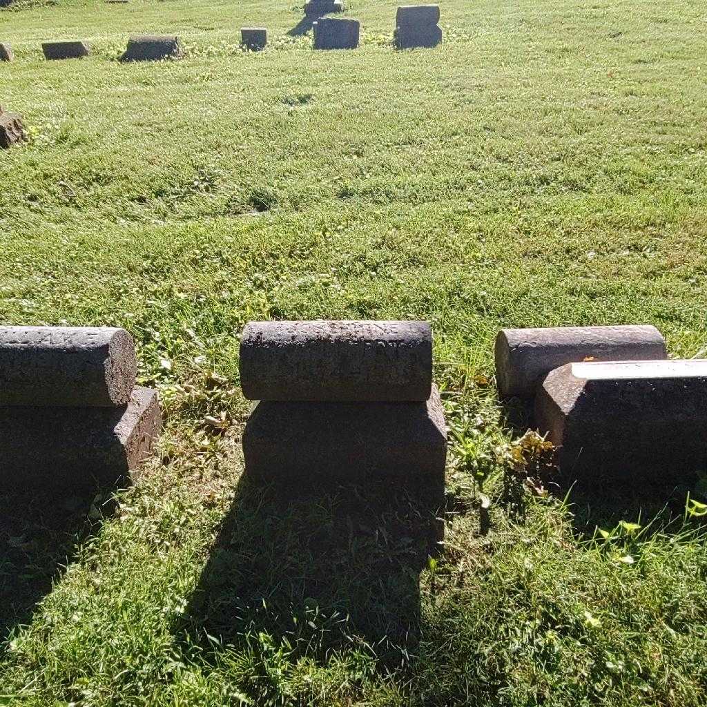 Josephine B. Seibert's grave. Photo 1