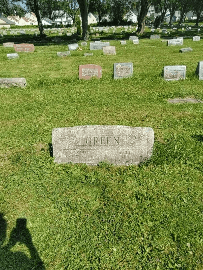 Earnest Green's grave. Photo 3