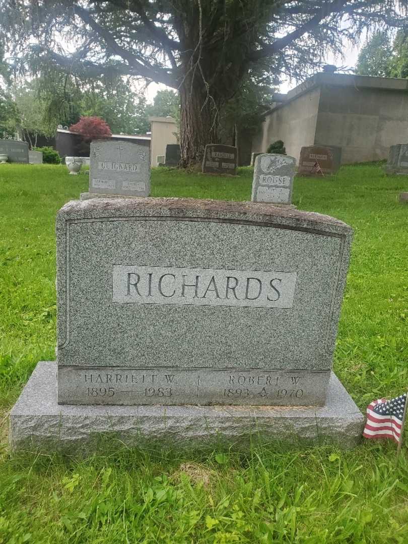 Robert W. Richards's grave. Photo 1